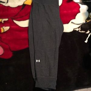 Under Armour light weight crop pants